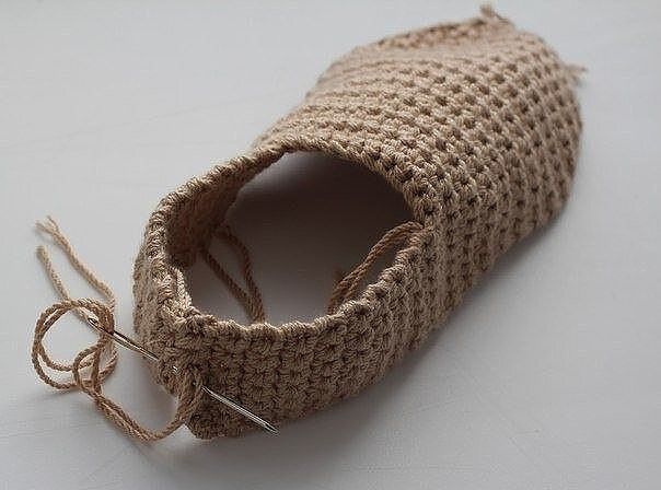 Crochet Slippers With Soles – FREE CROCHET PATTERN — Craftorator