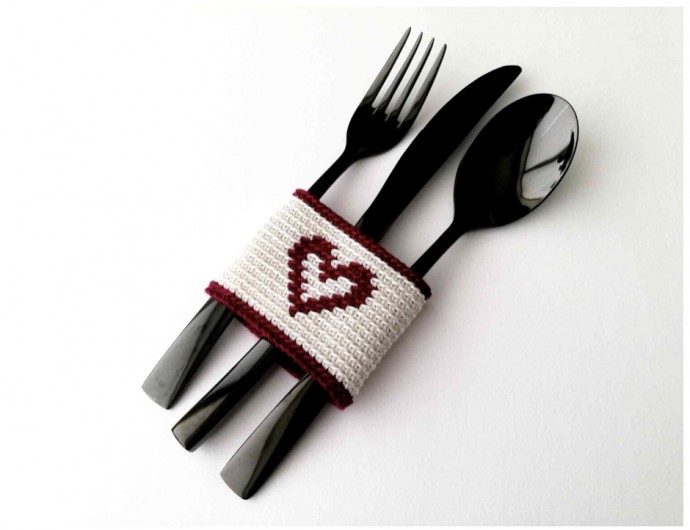 Lovely Cutlery Holder With a Heart