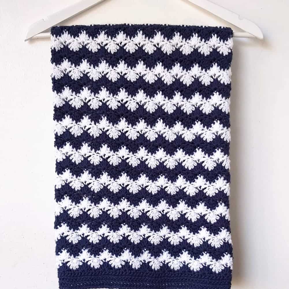 Crochet Blue and White Blanket FREE CROCHET PATTERN — Craftorator