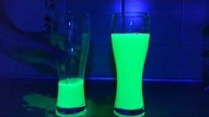 How to Create a Fluorescent Bath with Liquid Vitamin B for a Safe and Fun Experience