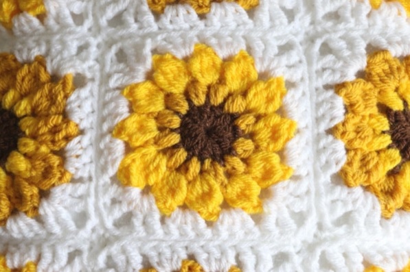 Helping our users. Granny Square with Sunflower Crochet Motif. – FREE