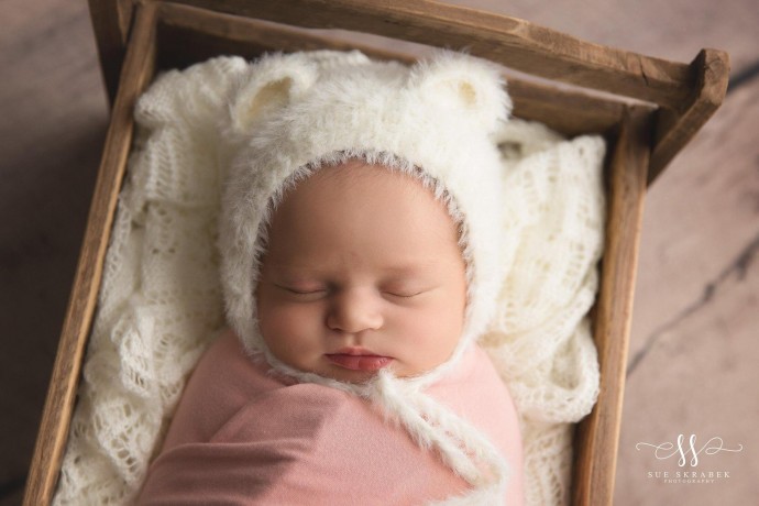 Inspiration. Knit Baby Bonnets.