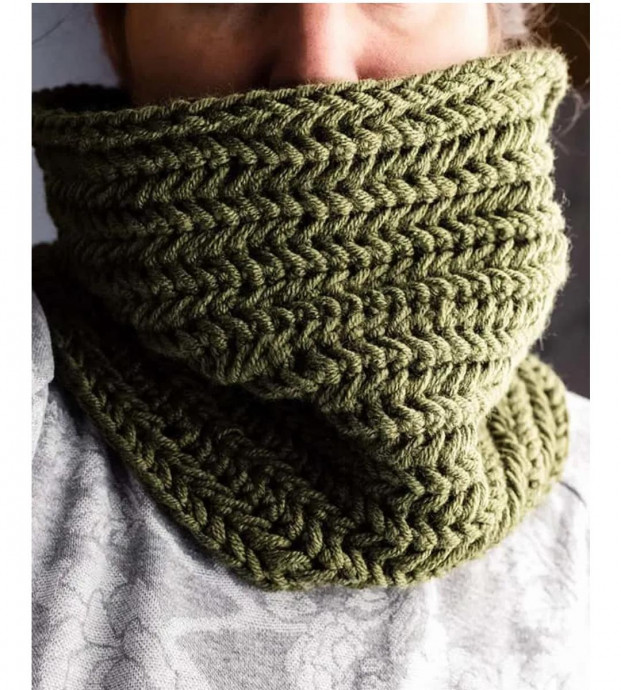 Herringbone Crotchet Cowl