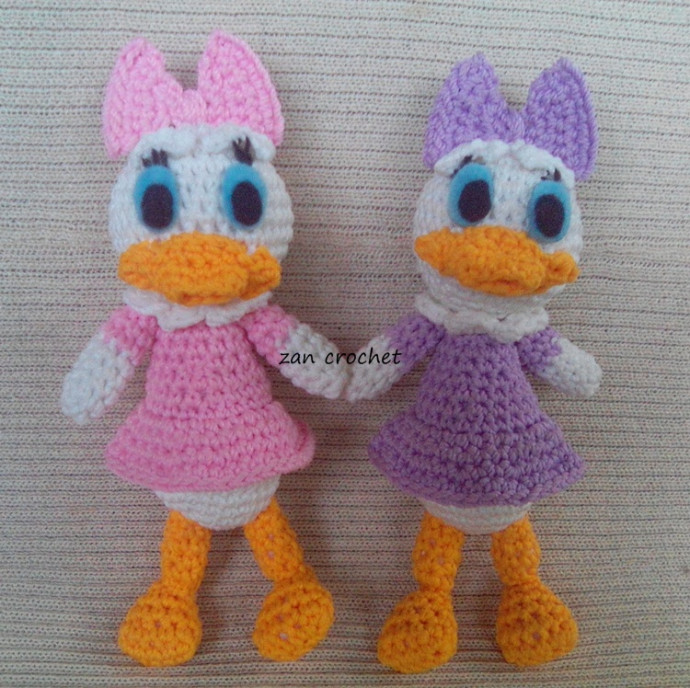 Crochet Daisy Duck Toy