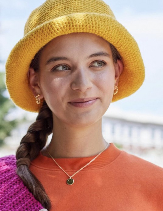 Crochet Bright Bucket Hat (Free Pattern)