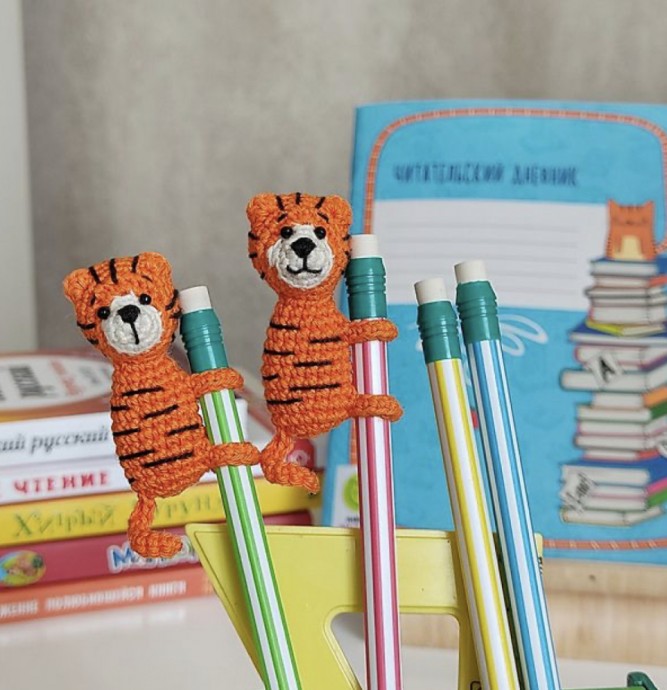 Tiny Tiger Pencil Topper