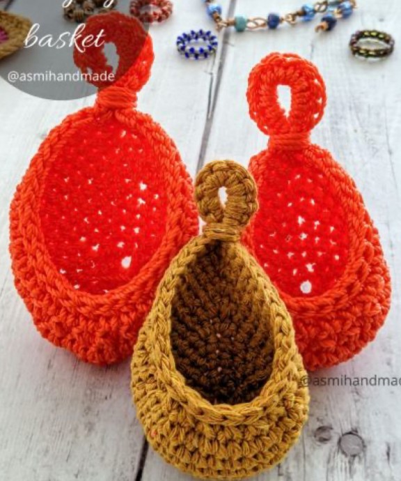 Crochet Hanging Basket (Free Pattern)