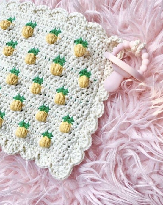 Free Crochet Pattern: The Ananas Lovey