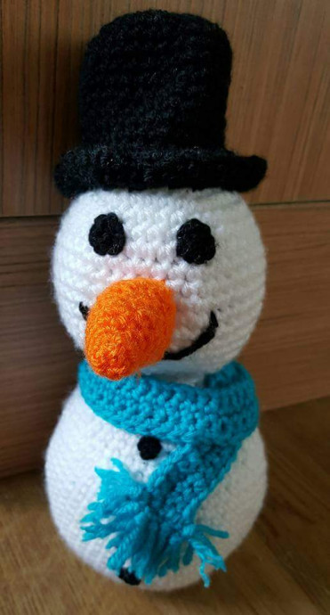 Crochet Beautiful Snowman