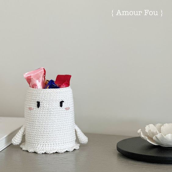 Crochet Ghost Basket for Halloween