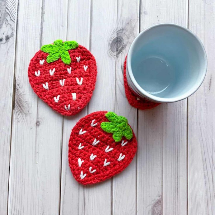 Crochet Strawberry Coaster