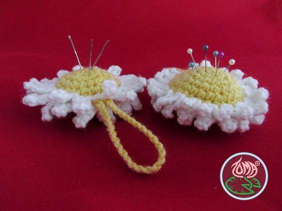 Crochet Amigurumi Daisy Pincushions