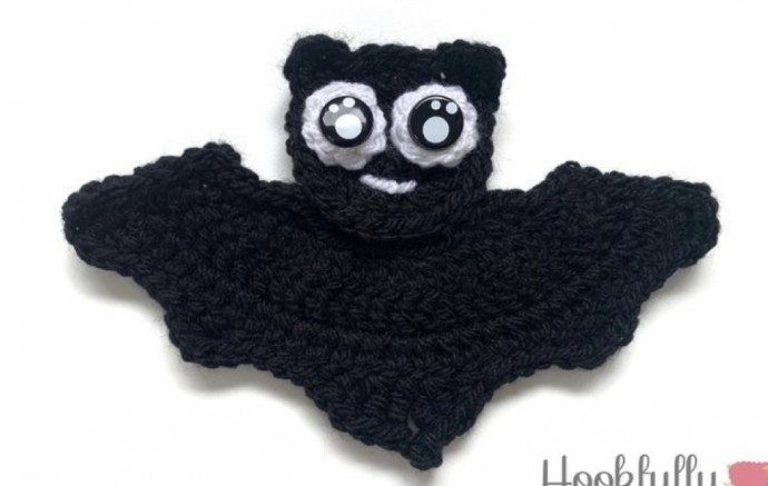 Crochet Bat Applique (Free Pattern)