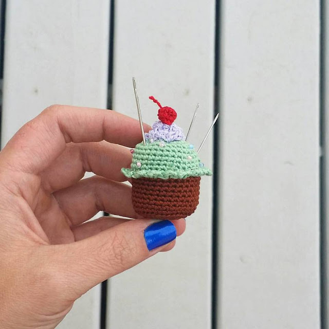 Crochet Cupcake Pincushion