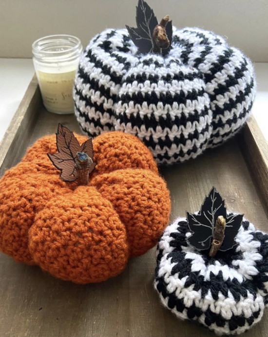 The Houndstooth Pumpkins Free Crochet Pattern