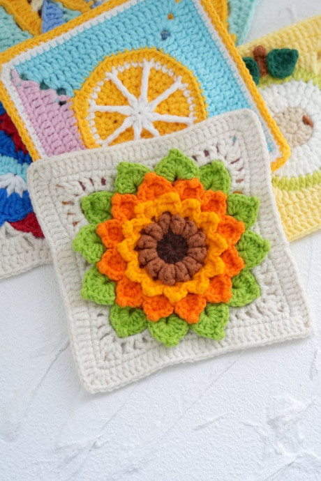 Crochet Sunflower Granny Square