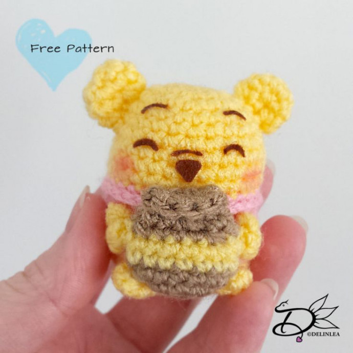 Crochet Winnie the Pooh Ufufy Keychain Amigurumi