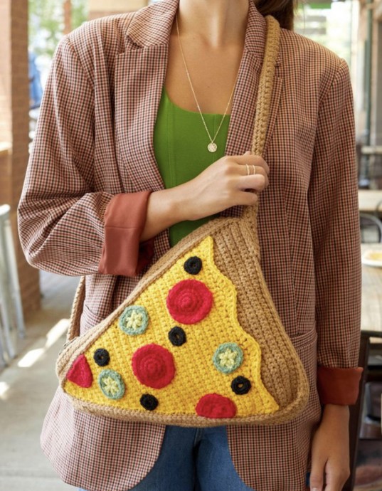 Crochet Pepperoni Pizza Purse (Free Pattern)