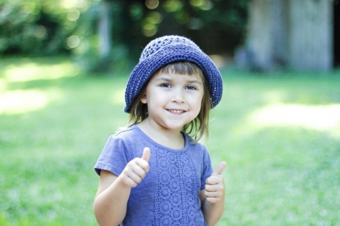 Free Floppy Eyelets Crochet Sun Hat Pattern