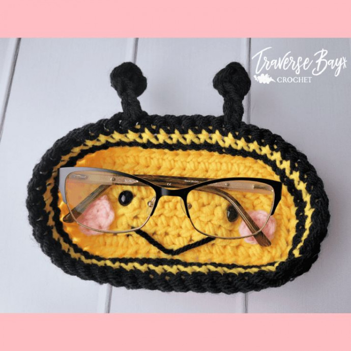 Crochet Bumble Bee Glasses Holder