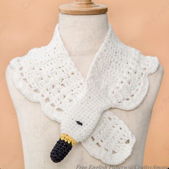 Crochet Puffy Cluster Swan Scarf (Free Pattern)