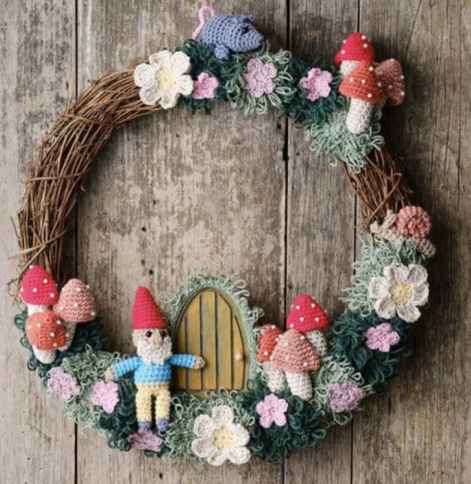 How to Crochet a Hidden Garden Wreath (Free Pattern)