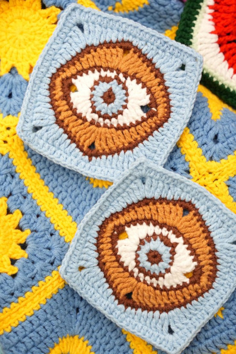 Crochet Evil Eye Granny Square