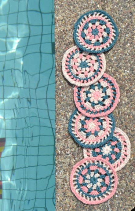 Crochet Sunday at the Pool Coaster (Free Pattern)