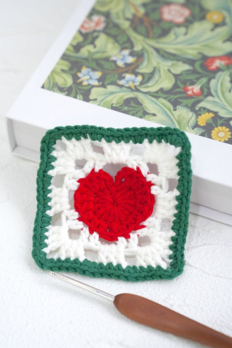 Crochet a Simple Heart Granny Square