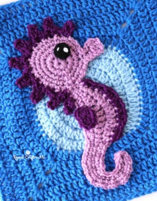 Crochet Beautiful Seahorse (Free Pattern)
