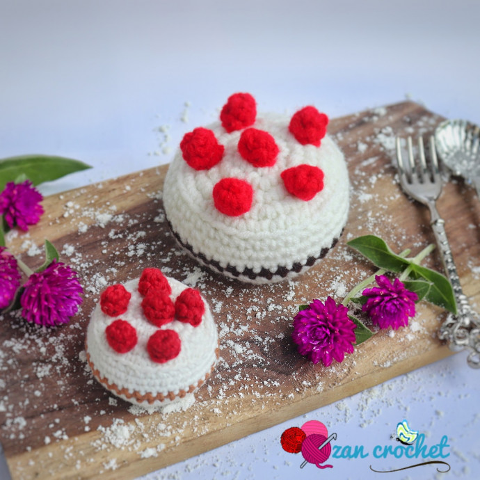 Crochet Mini Cake