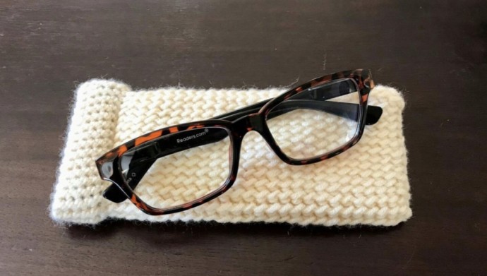 Crochet Snap Closure Glasses Case (Free Pattern)