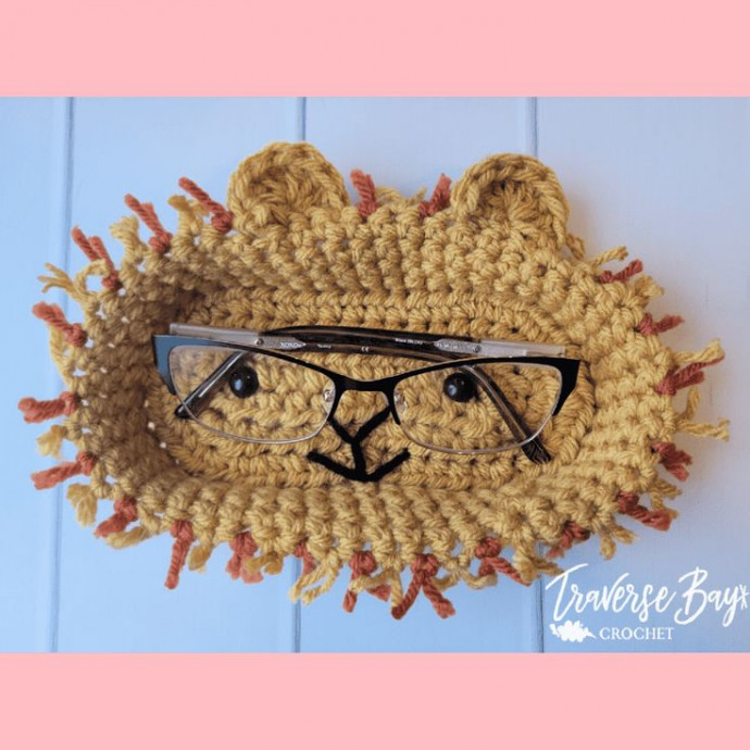 Crochet Lion Glasses Holder