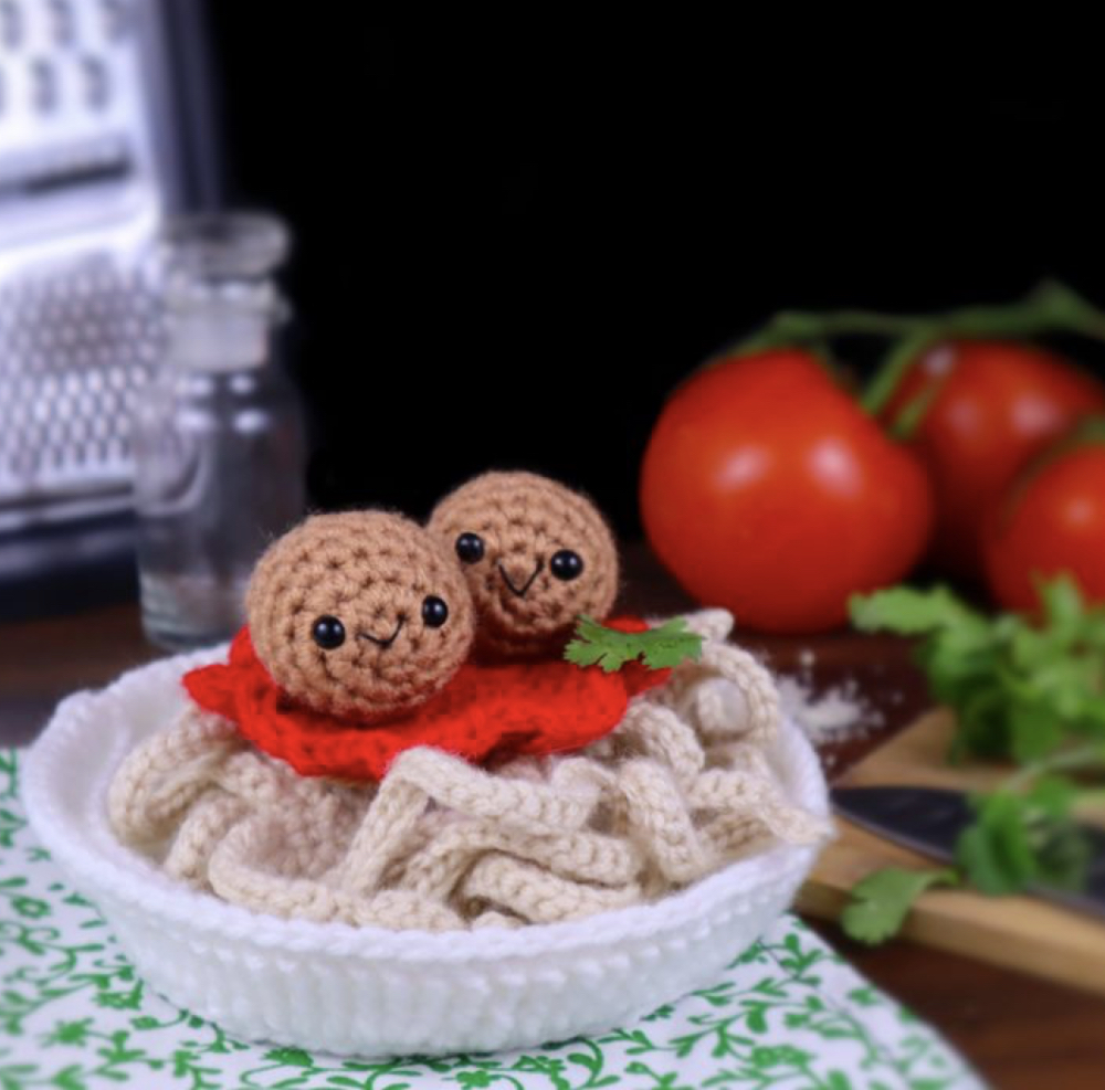 Spaghetti and Meatballs Amigurumi FREE CROCHET PATTERN — Craftorator