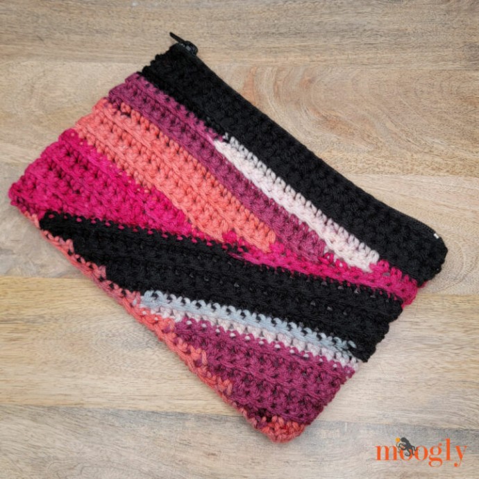 Crochet Tipsy Granny Zipper Pouch