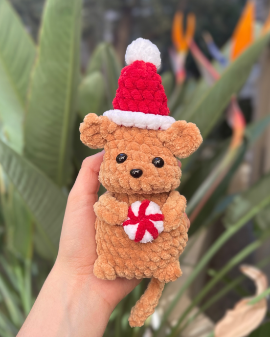 Crochet The Christmas Mouse