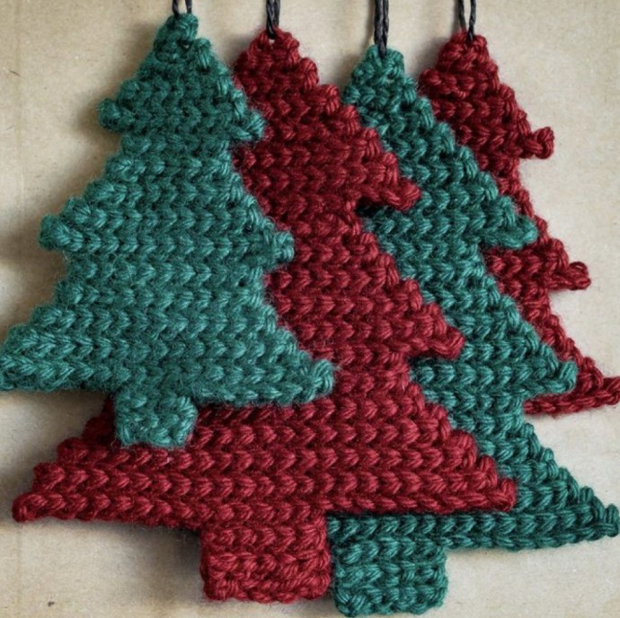 Crochet Bonifacio Christmas Decor (Free Pattern)