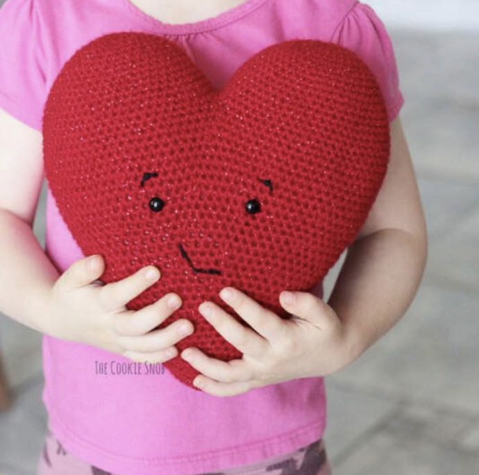 Free Crochet Pattern: Huggable Heart Plushy