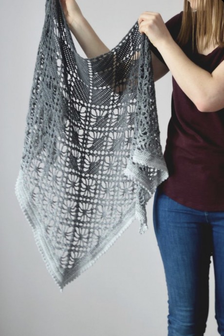 Free Crochet Pattern: Beautiful Leto Shawl