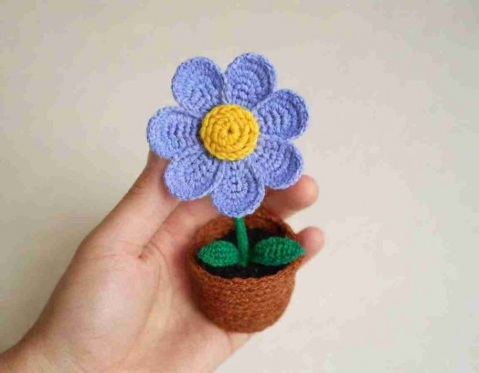 Crochet Flower Pot