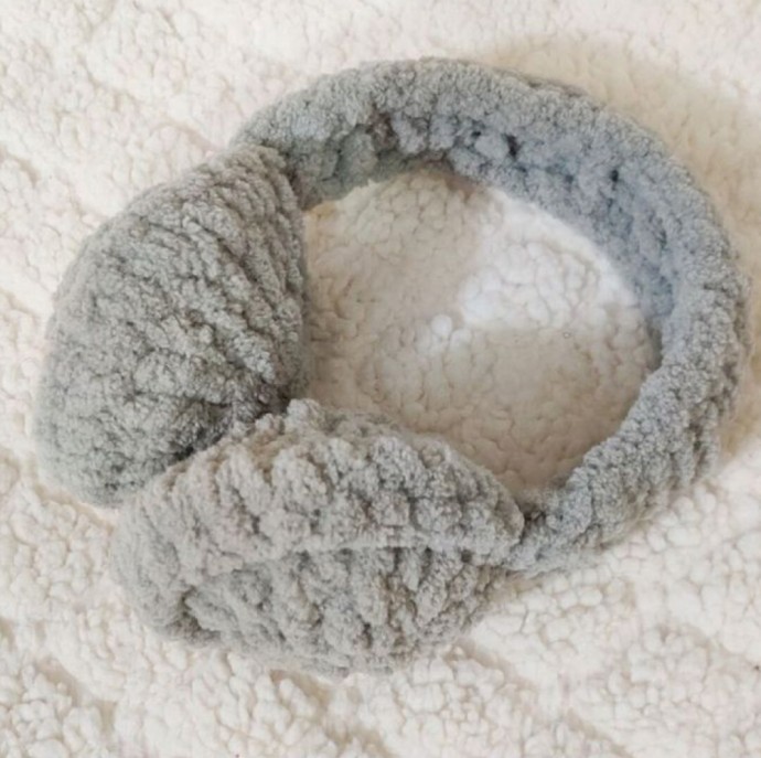 Crochet Fuzzy Earmuffs (Free Pattern) – FREE CROCHET PATTERN — Craftorator