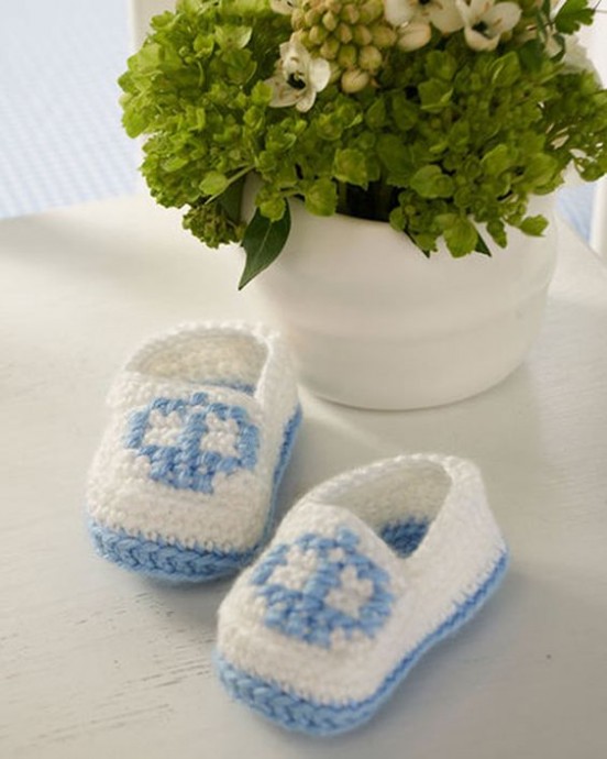 Crochet Crown Booties