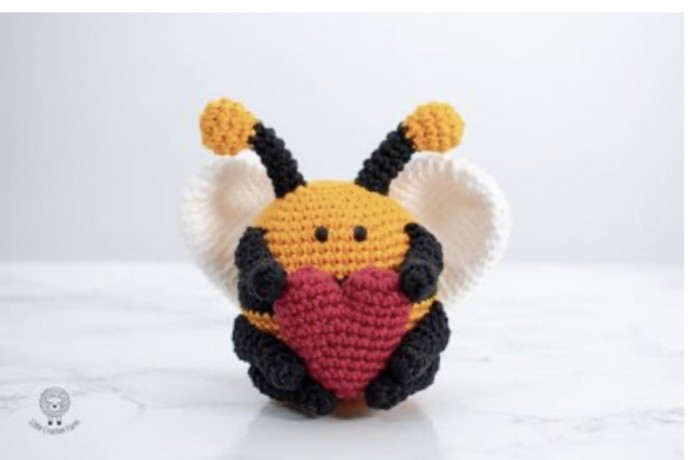 Love Bee Amigurumi