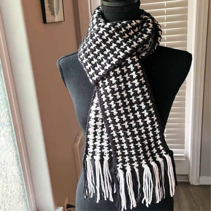 Crochet Beautiful Houndstooth Scarf