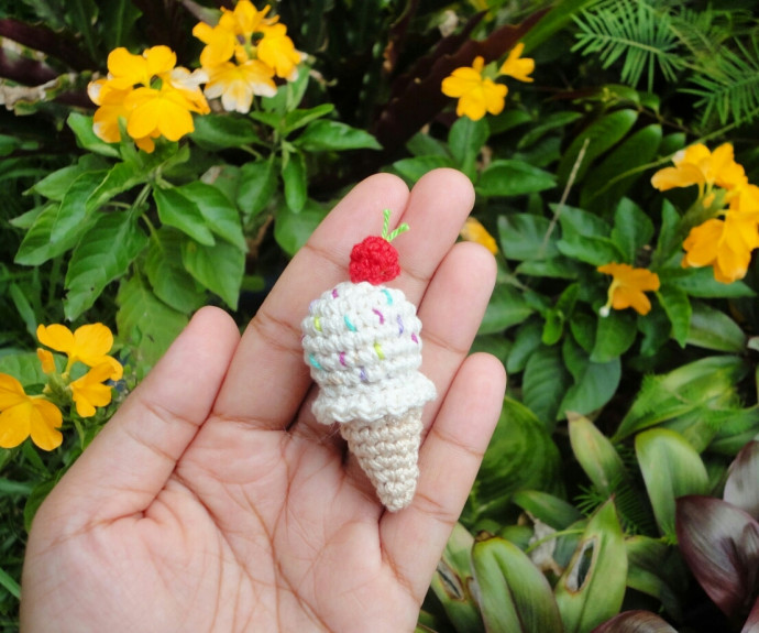 Crochet Tiny Ice Cream