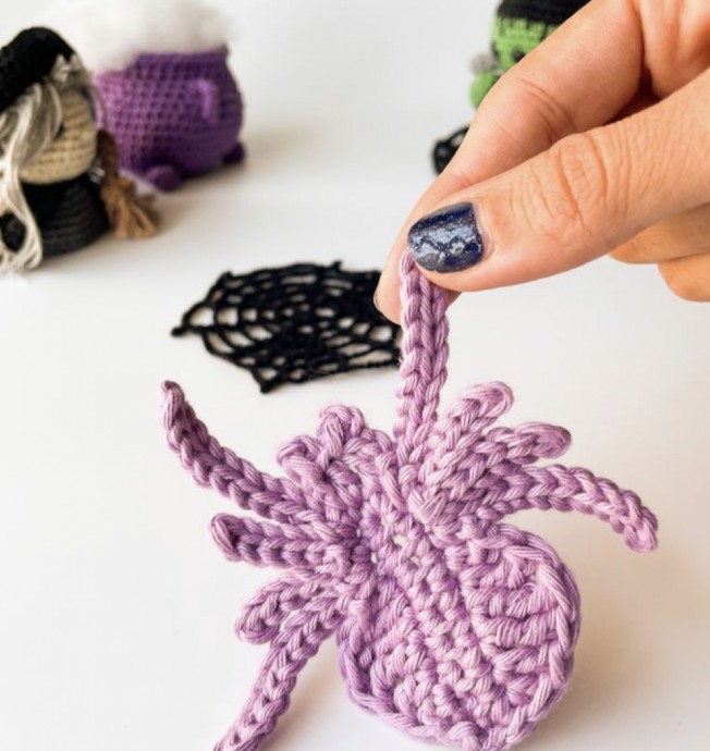 Crochet Spider Applique (Free Pattern)