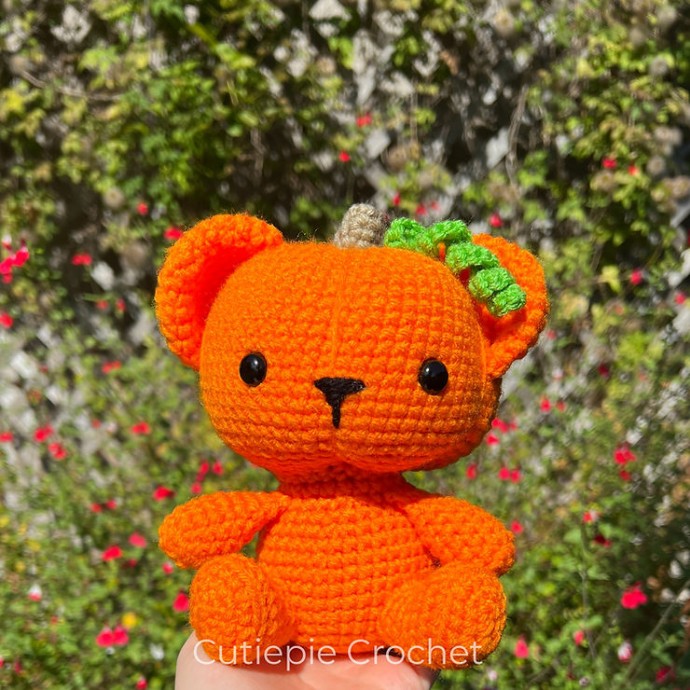 Crochet Pumpkin Bear Amigurumi