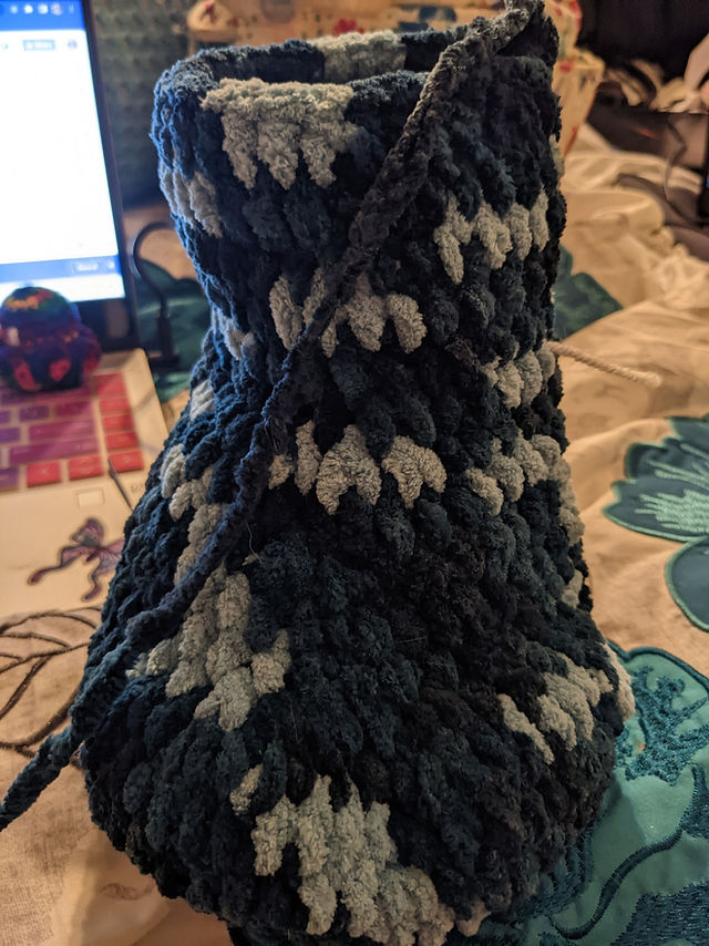 Create Your Own Crochet Book Pillow: A Cozy Companion for Readers
