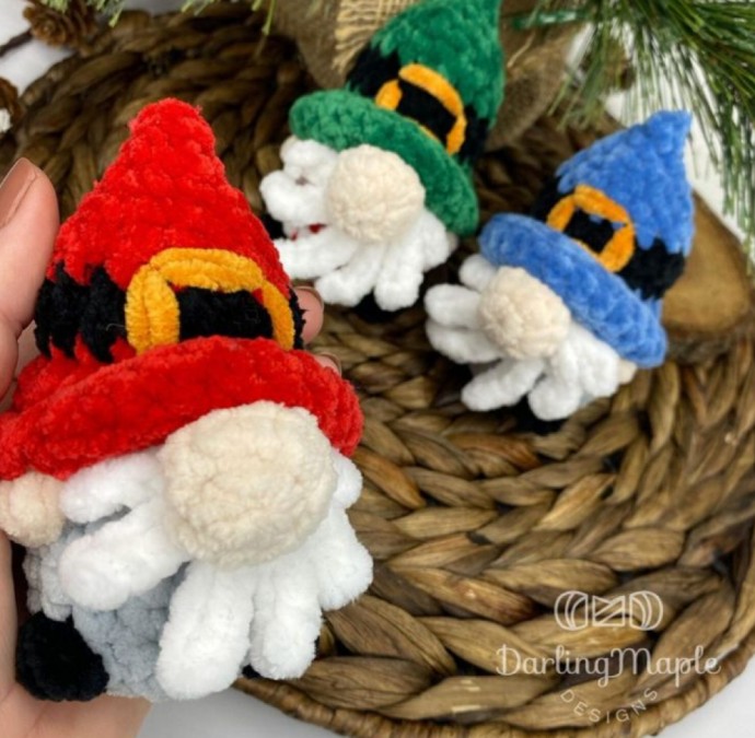 Crochet Mini Santa Gnome (Free Pattern)