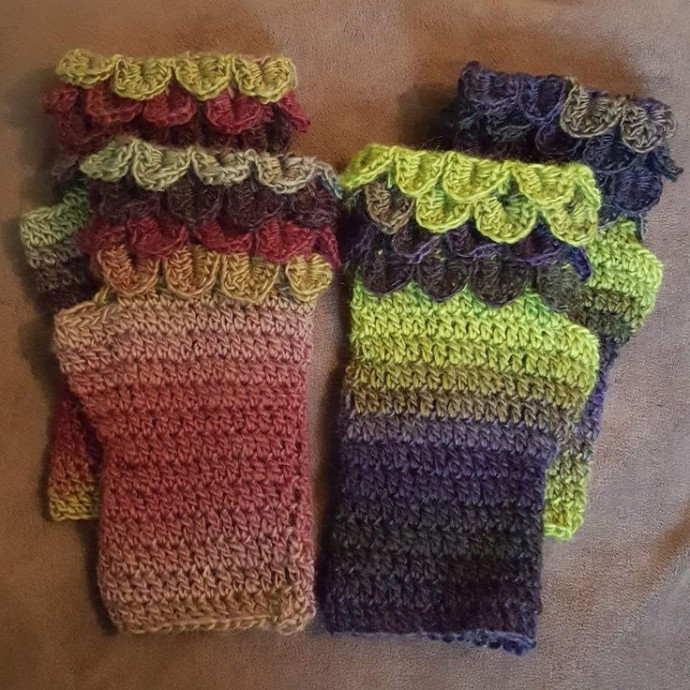 Crochet Dragon Scale Fingerless Gloves